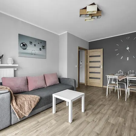Apartman Modern 1br In Bemowo - Parking & Workspace - By Rentujemy